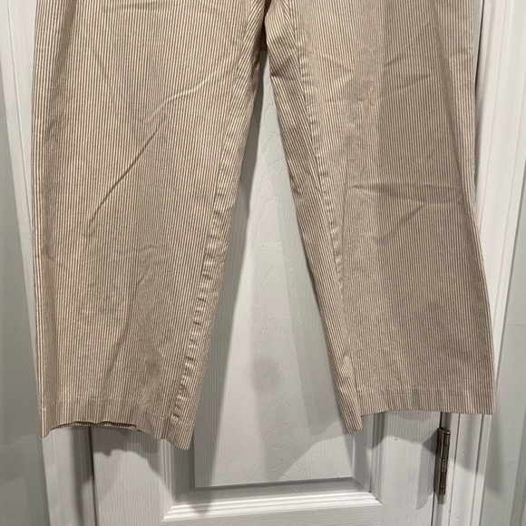 Old Navy Size 8 Khaki Cream Stripe Stretch Mid Rise Straight Leg Cropped Pants - Picture 2 of 12
